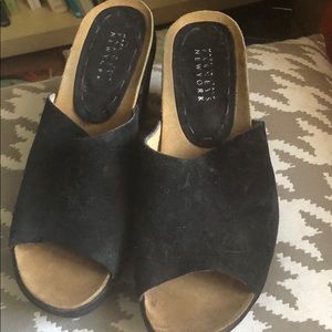 Barney’s made in italy sandals